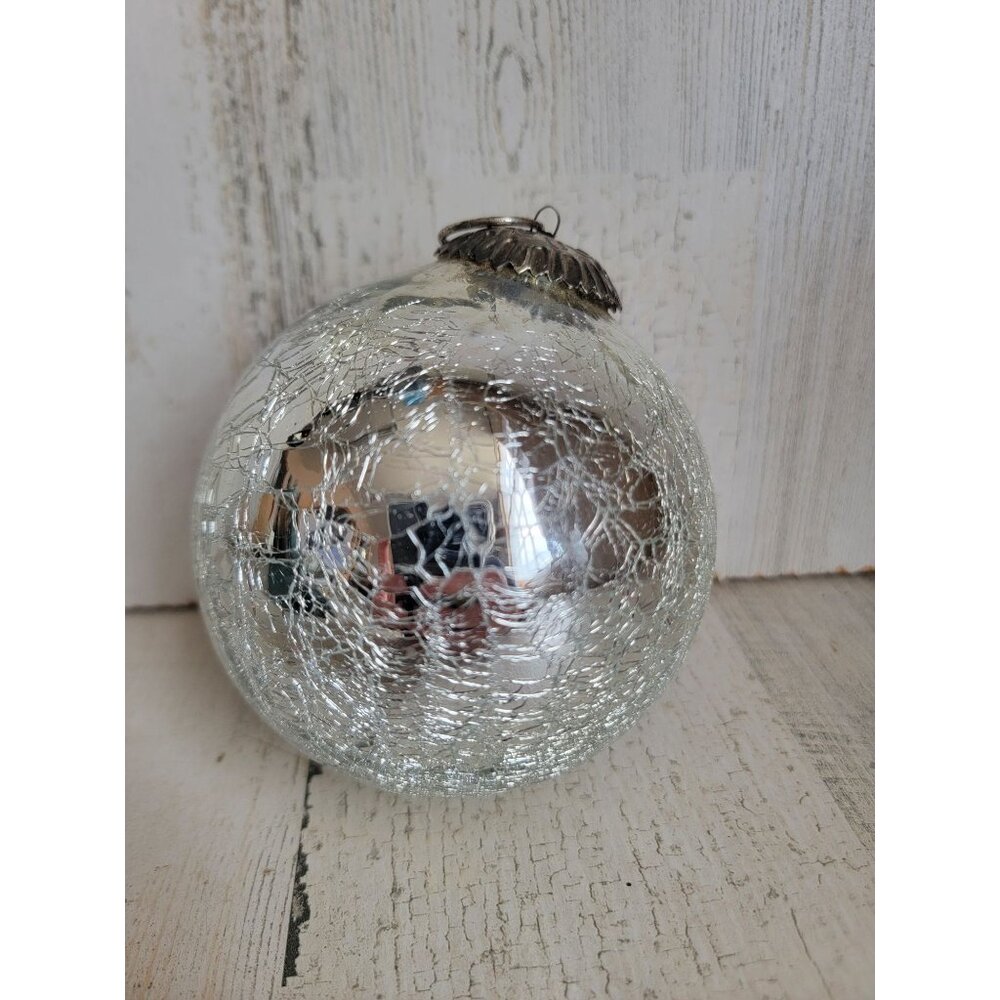 Kugal ? Crackle‎ silver ball ornament Xmas vintage unique